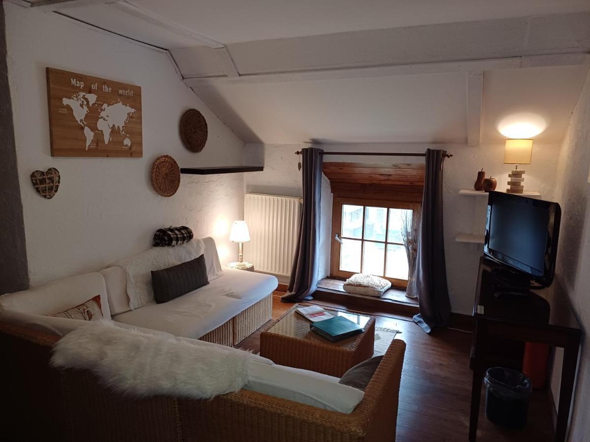Les Gabelous - Chambre D'Hotes - Viroinval Dourbes Eksteriør bilde